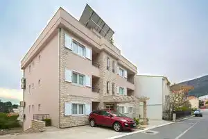 Апарт-отель «Petrovac Holiday», Петровац