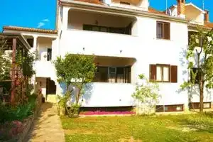 Filipo Apartments, Пореч