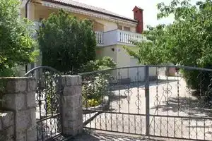 Apartments Nikola, Крк