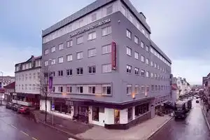 Home Hotel Astoria, Хамар