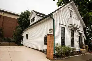 The Villa on Meridian, Индианаполис
