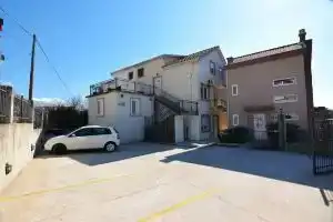 Lana Apartment, Тиват