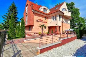 Villa Aida Apartman, Хайдусобосло