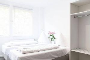 Bnb Near Brandenburg Gate - Rooms & Apartments, Берлин