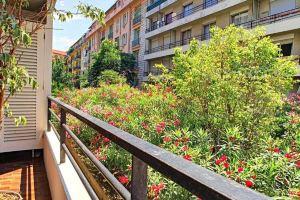 Nestor&Jeeves - Debussy Terrasse - Central - by Shopping Area, Ницца