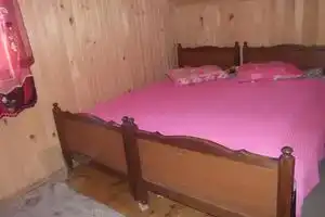 Hotel Mari, Уреки