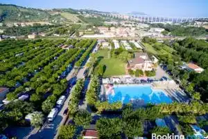 Don Antonio Camping Village, Джулианова