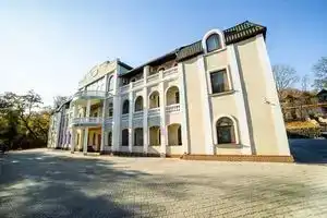 Poseidon Hotel, Мариуполь