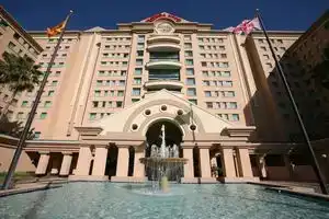 The Florida Hotel & Conference Center in the Florida Mall, Орландо