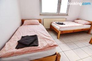 Apartments Köln Gremberghoven, Кёльн