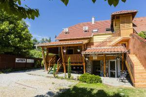 Almafa Apartmanhaz, Эгер