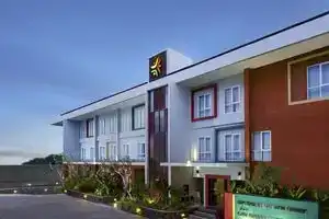 Zizz Convention Hotel, Денпасар