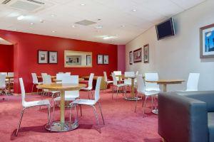 Travelodge Birmingham Central Broadway Plaza, Бирмингем