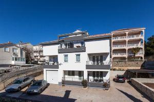 Apartments Karmen 2, Цриквеница