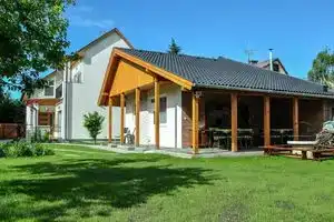 Magyar Apartman III., Хайдусобосло
