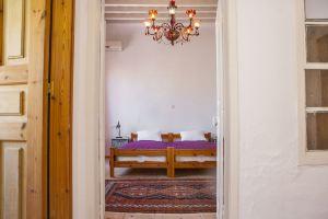 Red Door House, Родос