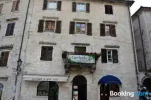 Montenegro Backpackers Home Kotor, Котор