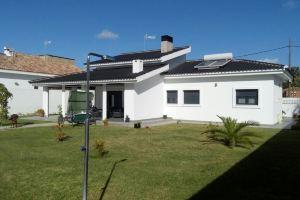 Chalet with 4 Bedrooms in Chiclana de la Frontera, with Private Pool a, Санкти-Петри