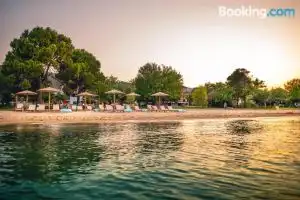 Апарт-отель «Kokkinos», Вурвуру