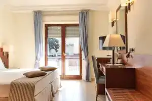 Suites & Residence Hotel, Поццуоли