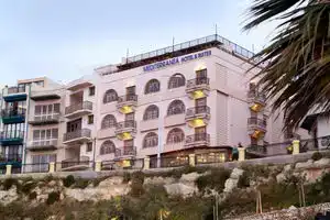 The Mediterranea Hotel & Suites, Сент-Полс-Бэй