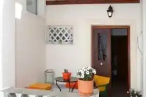 Aleka's Rooms, Тинос