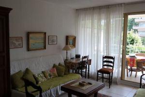 Studio in Saint-tropez, With Wonderful Park View, Terrace, Pool Access, Сен-Тропе