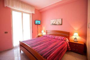 Siculus CaseSicule, Sea View Apartment with Veranda on The Pietre Nere Promenade, Поццалло