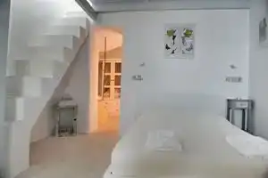 Argo Suites, Ия