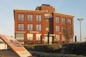 Harbour Hotel IJmuiden, Иджмуиден аан Зее