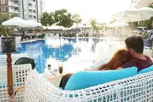Karşıyaka Otel, Измир