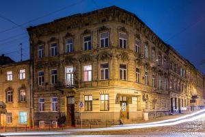 Two bedrooms apartment on Square Rynok, Львов