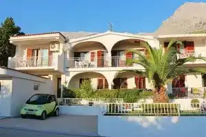 Apartmani Ksenija, Krvavica