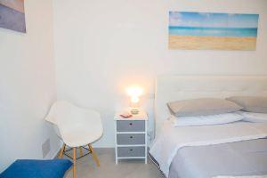 Apartment with One Bedroom in Palermo, with Furnished Terrace and Wifi - Near the Beach, Монделло