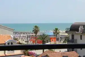 Hotel «Venezia New», Васто