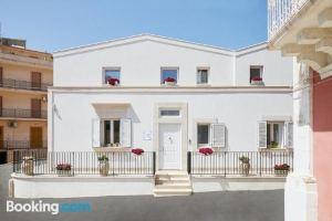 Casa Vacanze "Oceano mare", Поццалло