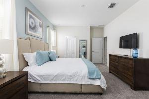 3 Bedroom Home in Kissimmee by by STR, Киссимми