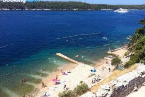 Evergreen & Pinky Apartments Close to the Beach, Раб
