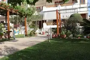 Contemporary 2 Bedroom Apt 5 Min Walk from Kissamos Center, Кисамос
