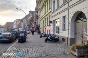 Downtown Apartments Torstr, 4 Unique Units from 1-3 Bedrooms, Берлин