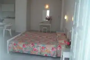 Karavas Apartments, Миконос