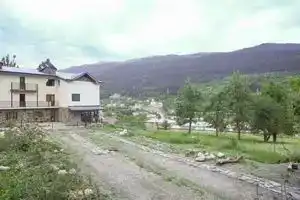 Roza Mountain View Guesthouse, Местиа