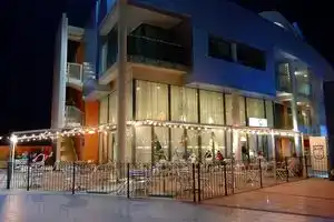 Bay Street Hotel, Пемброк