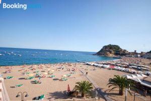 Lets Holidays Tossa de Mar Beach Apartment, Тосса-де-Мар