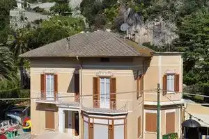 Hotel Del Bambino, Финале-Лигуре
