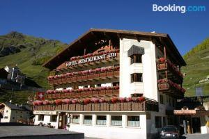Hotel «Edi», Замнаун