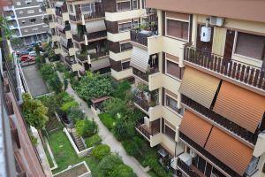 Studio in Lido di Ostia, with Wonderful City View, Furnished Terrace and Wifi Near the Beach, Лидо-ди-Остия