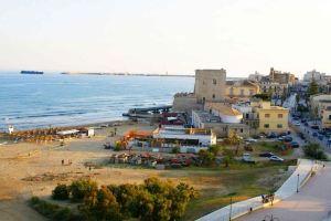 Sabbia1 CaseSicule, Apartment in the City Center and Beside the Main Square, Beach at 100 m, Wi-Fi, Поццалло
