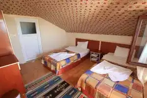Sempati Motel, Сиде