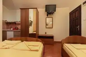 Studios Dragana, Бечичи